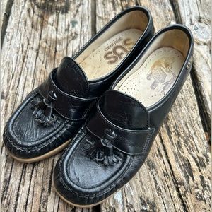 SAS Women’s Slip On Black Leather Tassel Wedge Loafers Size 5 1/2 Hand Sewn